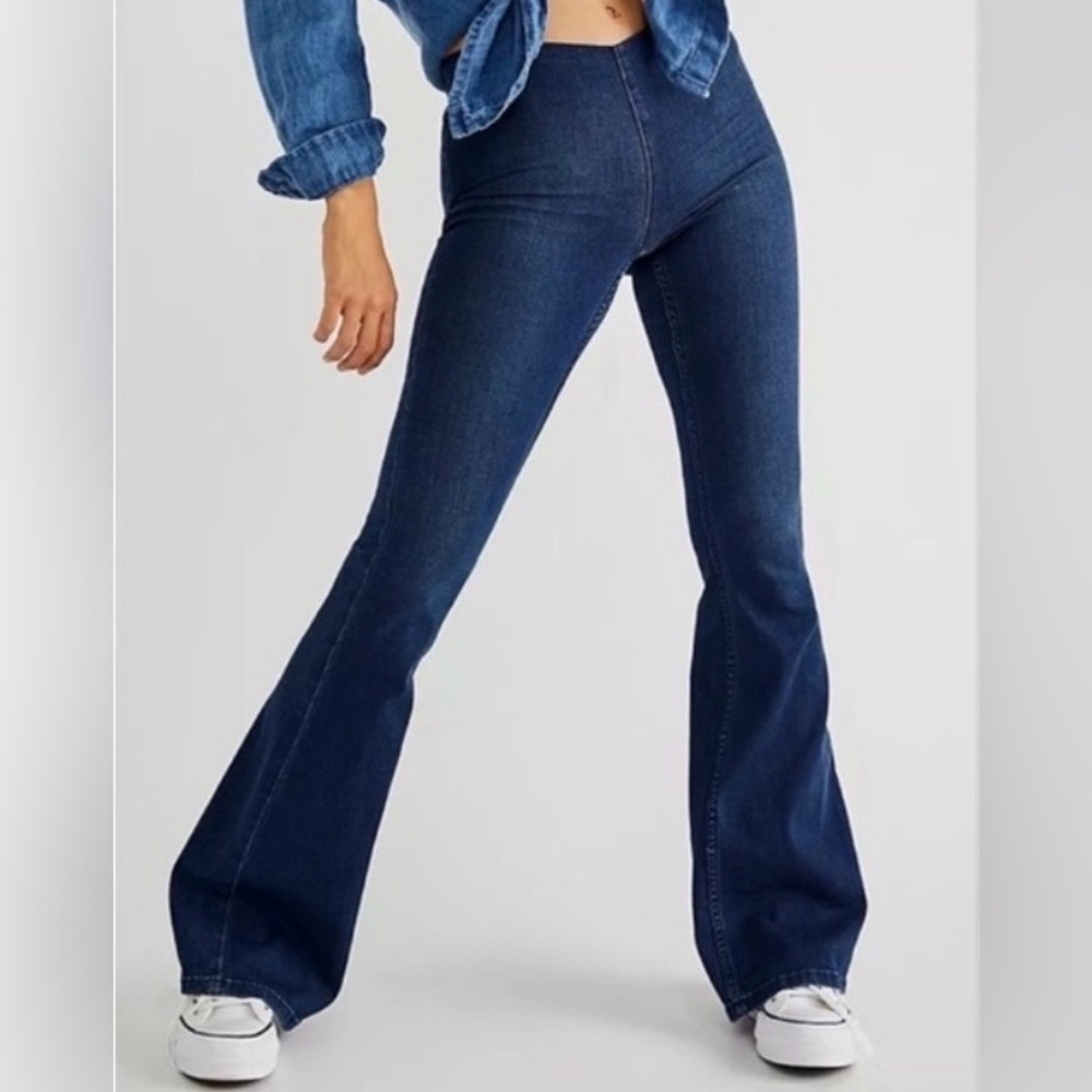 Free People Penny Pull On Flare Bell Bottom Dark Wash Blue Jeans Size 27 Stretch